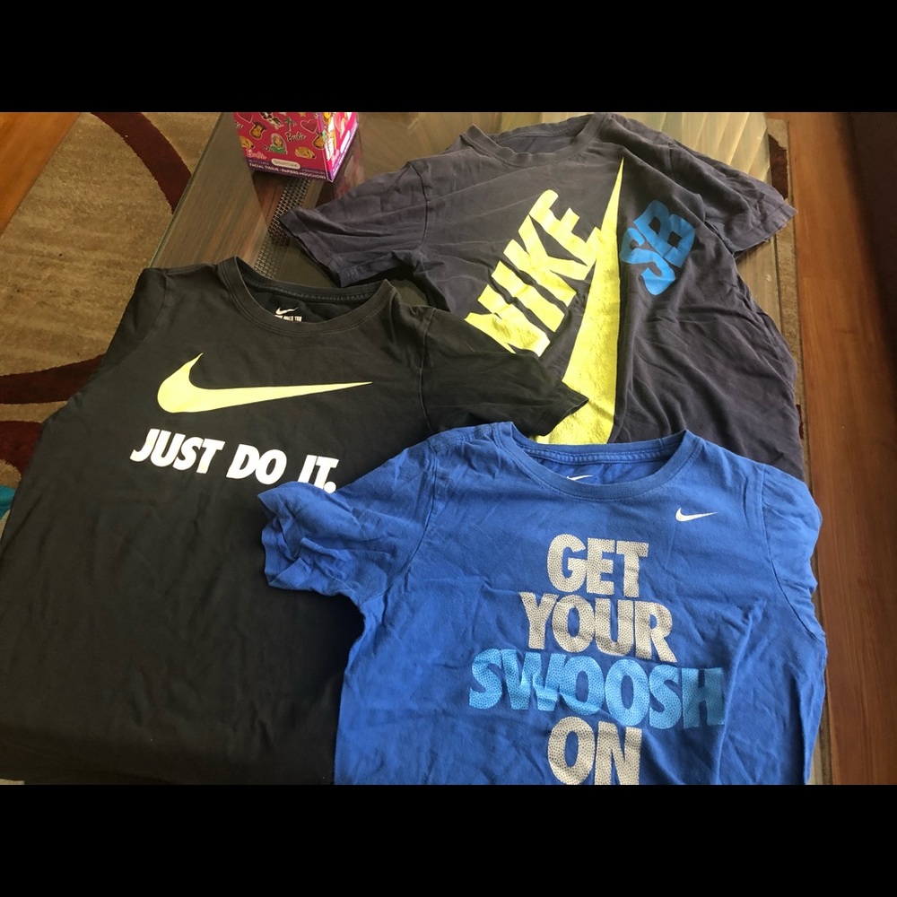 3 Nike boys shirts